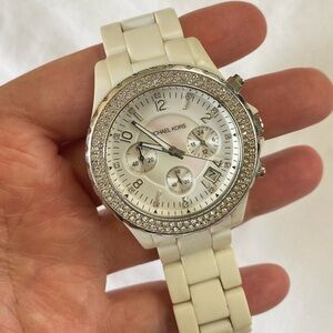 Michael Kors MK-5300 White Tone 41mm Quartz Ladies woman’s Watch SOLD AS IS